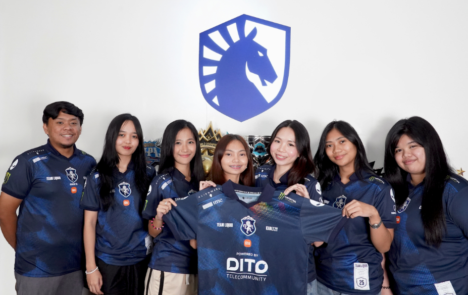 TLPH Female Team showcasing the team's new jersey