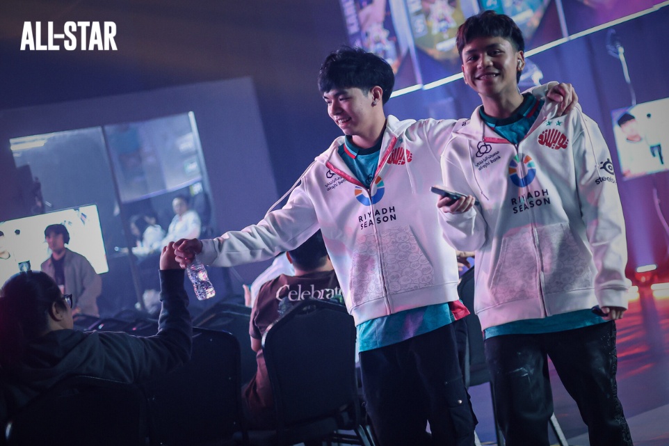 Caloy with MP the King in MPL Philippines Season 16