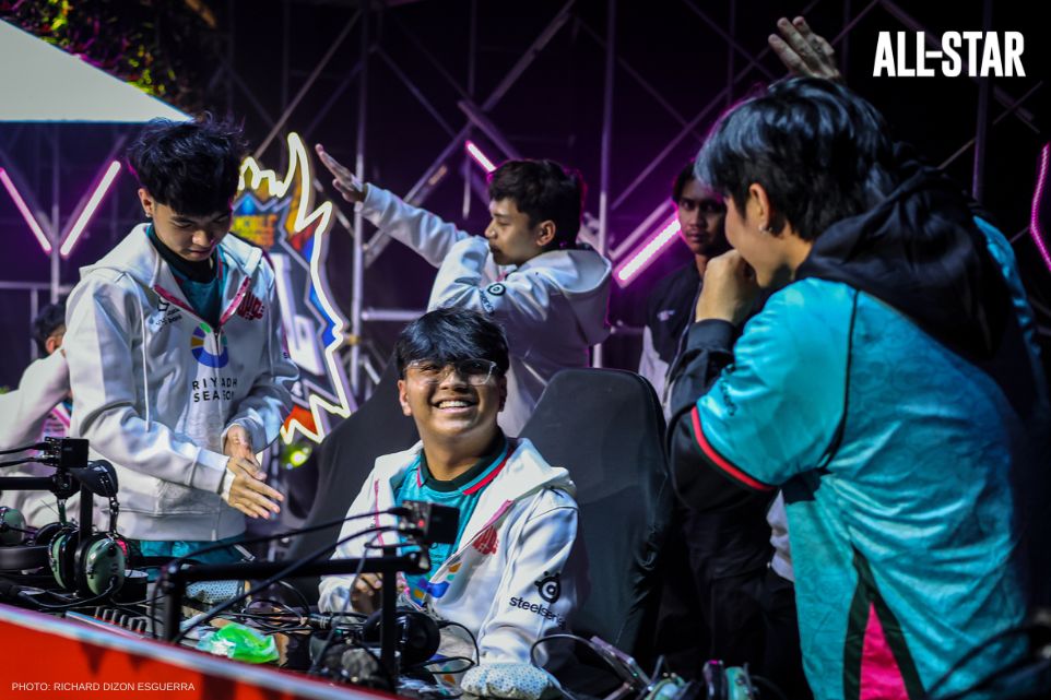 From Left: Caloy,  Sionn, and Lansu. Photo: Richard Dizon Esguerra. 