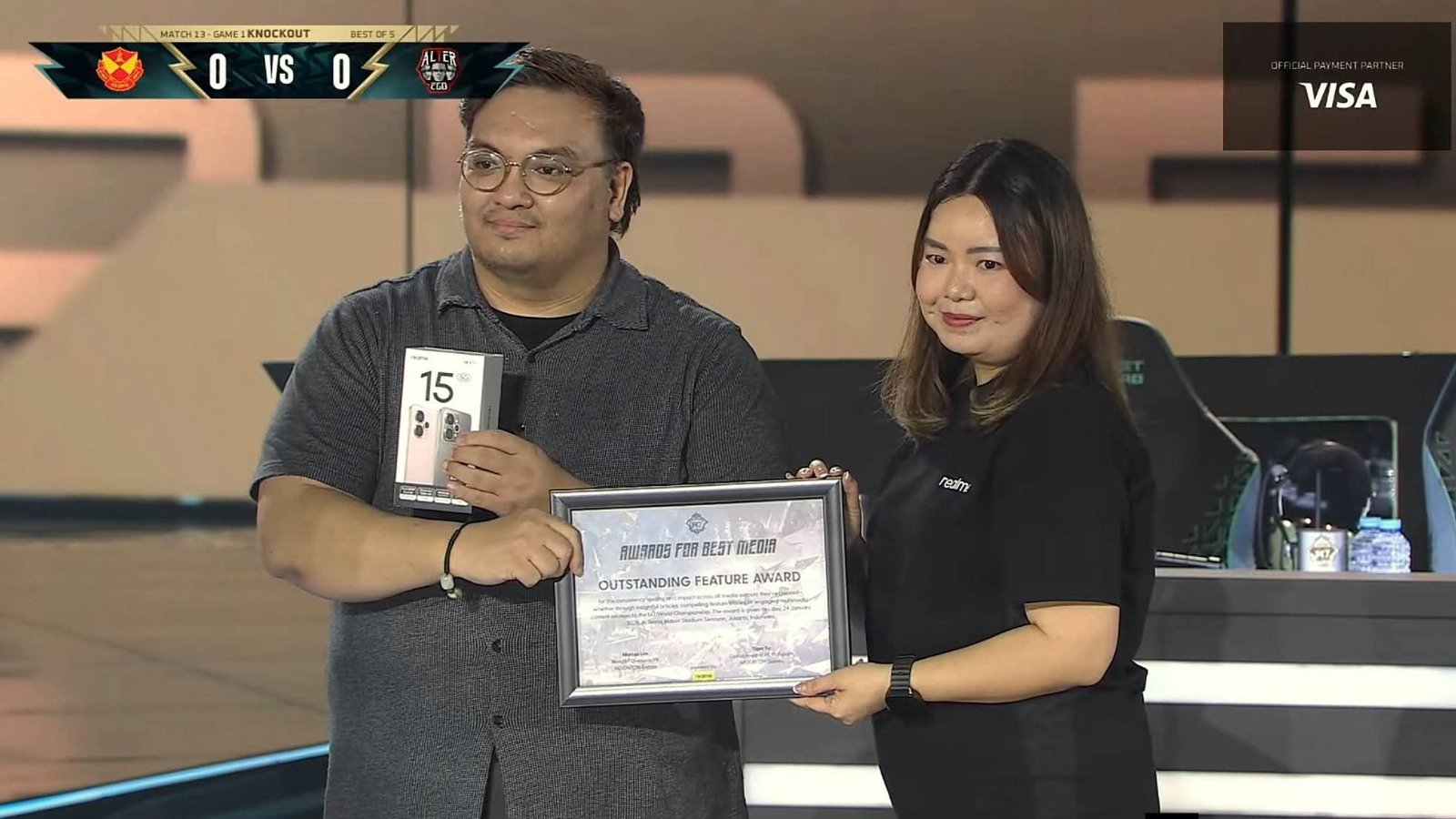 Multi-awarded esports journalist Mario Alvaro V. Limos of ALL-STAR receives the "Outstanding Feature Award" from the M7 Awards for Best Media.