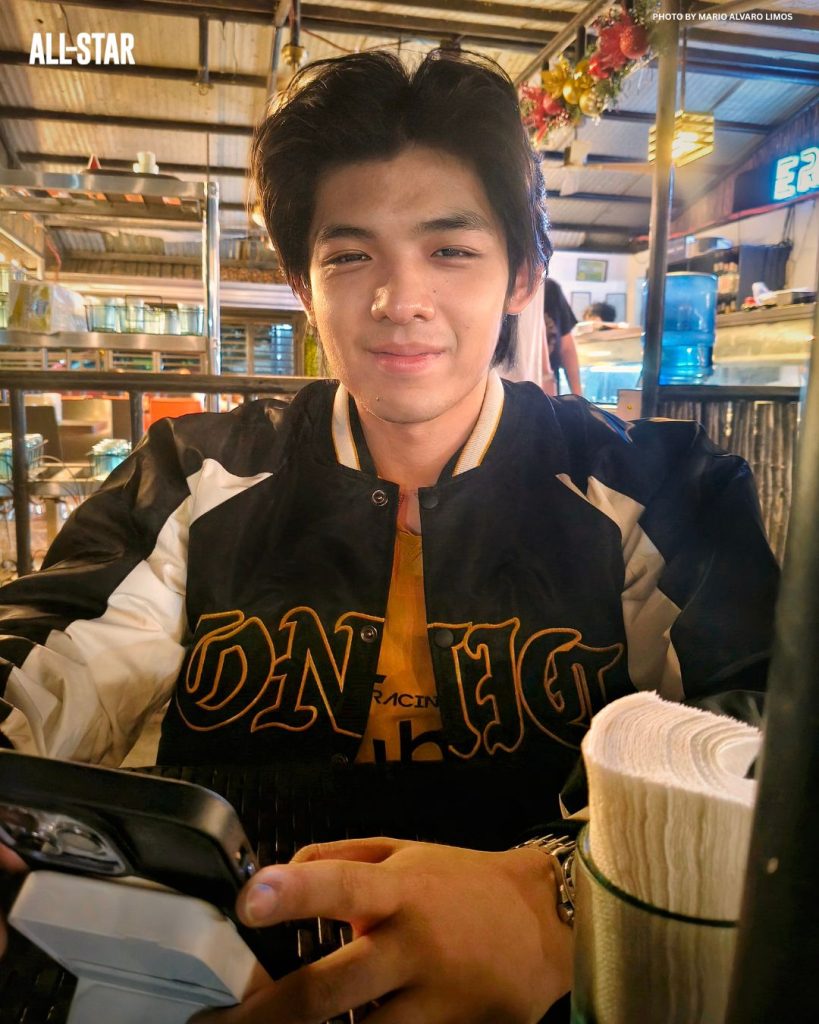 Mico Chua enjoying sizzling sisig and tofu at Ero's in BF Homes. 