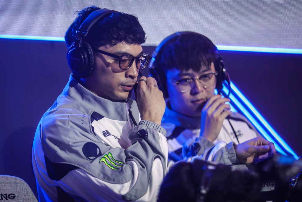 Coach Sn4p and Coach Aeon - Photo by Richard Dizon Esguerra for MPL Philippines