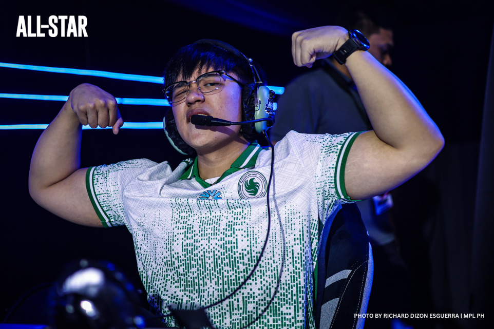 Mr. Muscle. Flap flexes during a match in MPL PH Season 17. 
